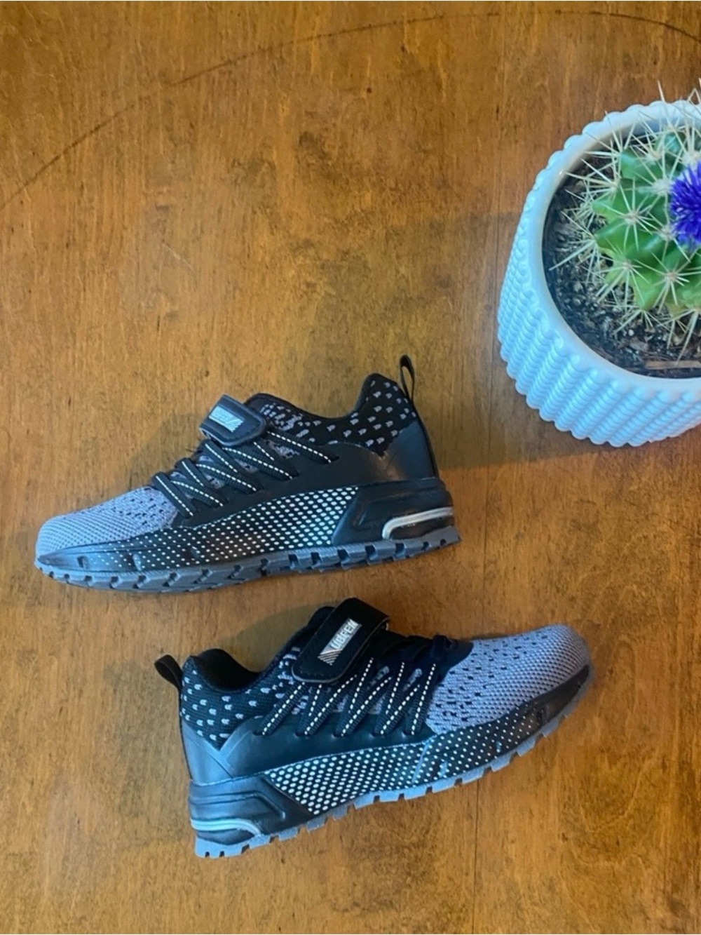 UBFEN Kids Sneakers Black Gray Size 11C (EU 29) Like New